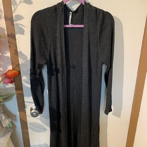 “Leo & Nicole” long cardigan sweater
